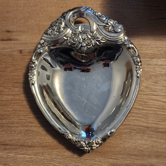 A Price import floral Heart Shape Trinket Dish - Picture 1 of 3